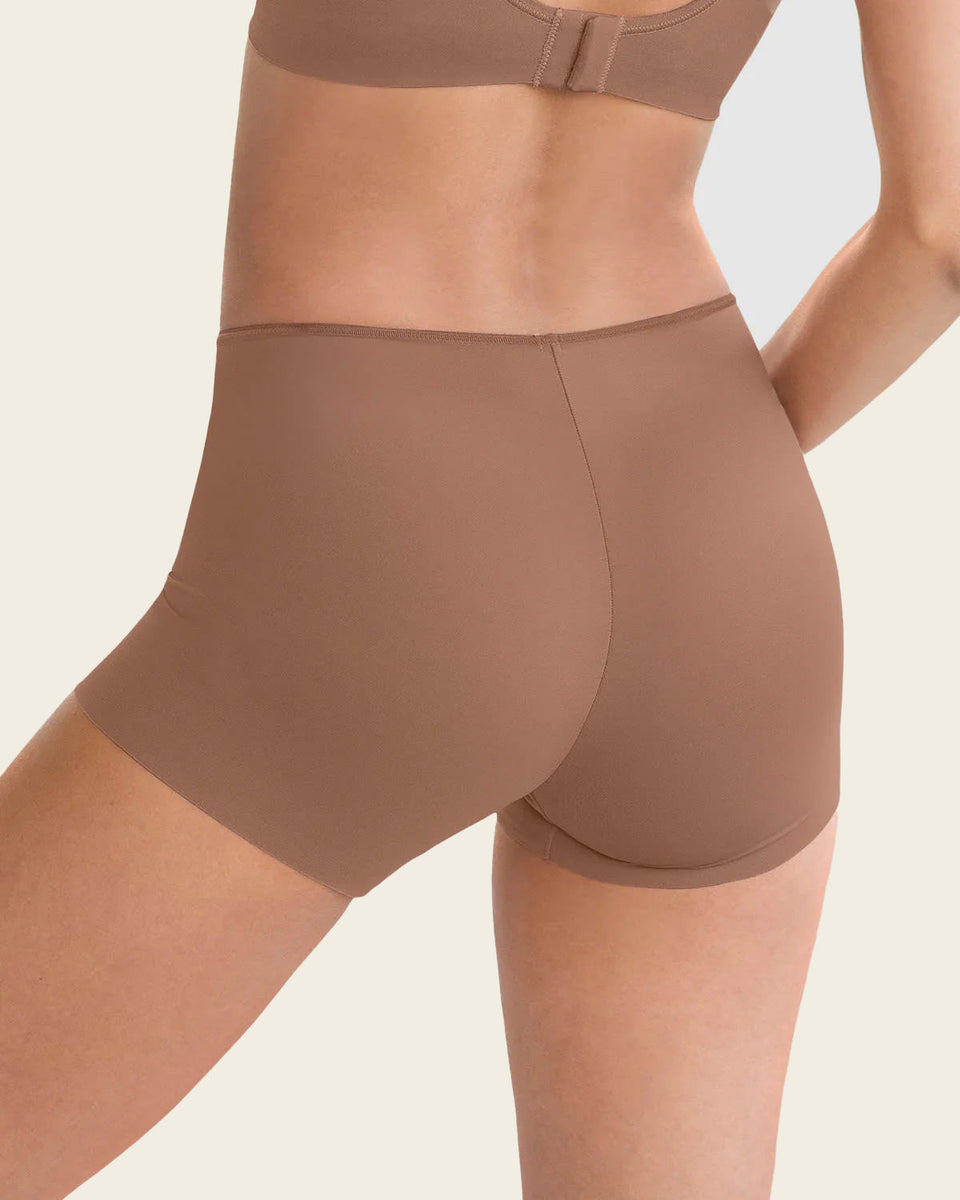 Braga tipo bóxer efecto invisible en piernas