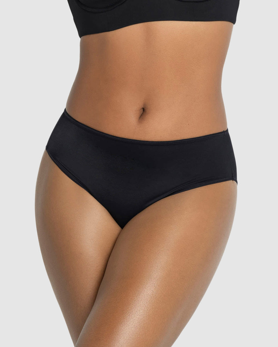 Braga clásica alta en pierna con control moderado en el abdomen