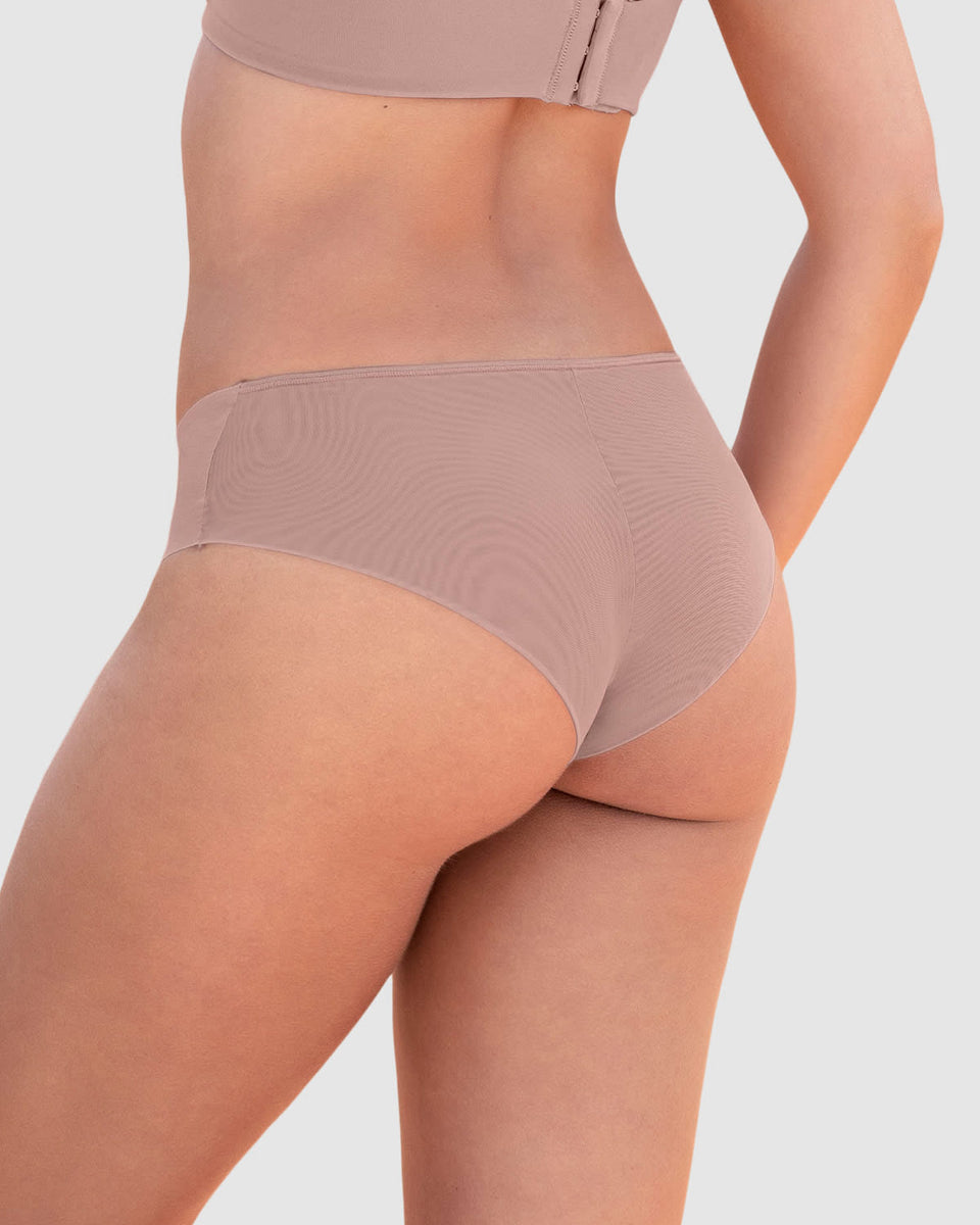 Braguita con doble capa de tul en glúteos