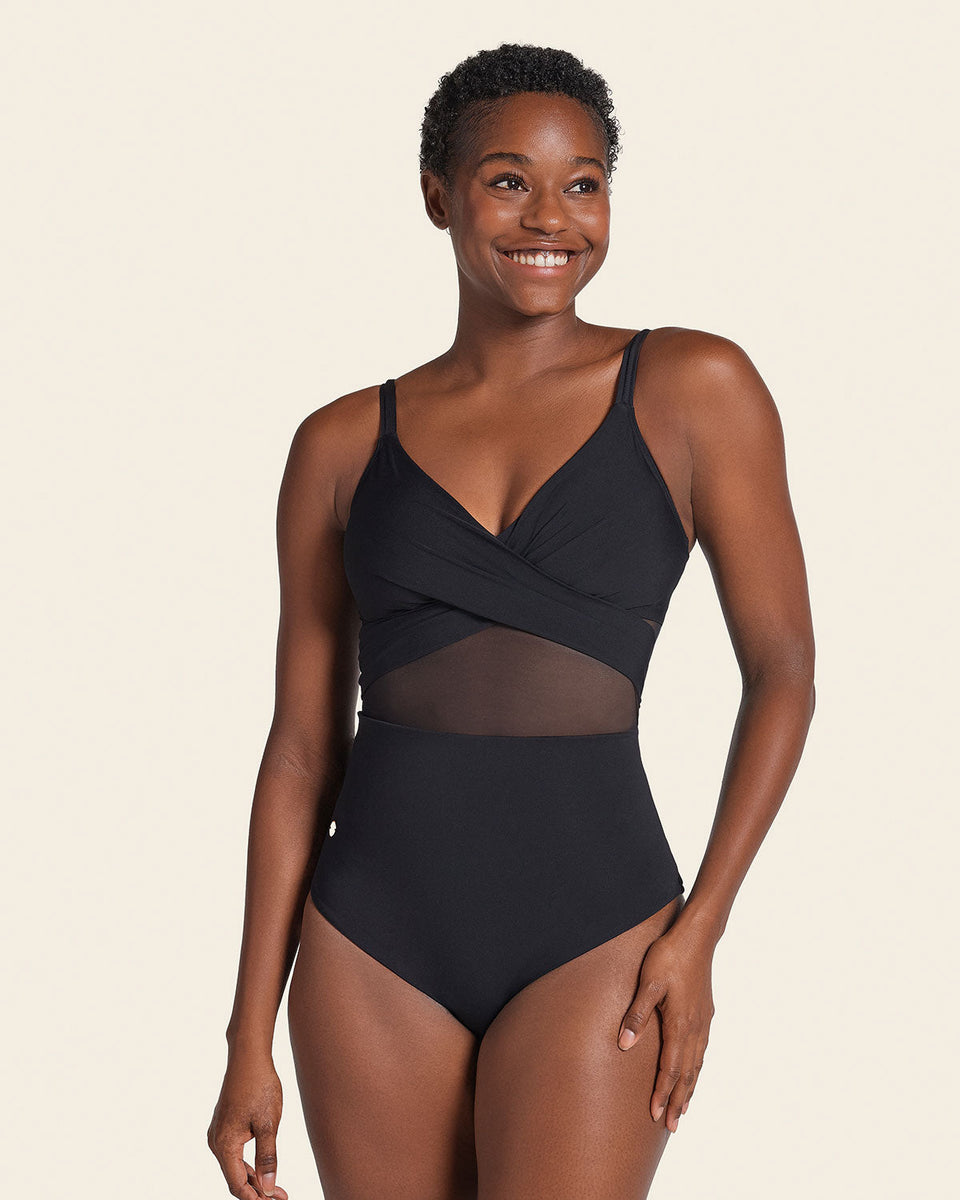 Bañador entero control suave de abdomen elaborado con nylon reciclado