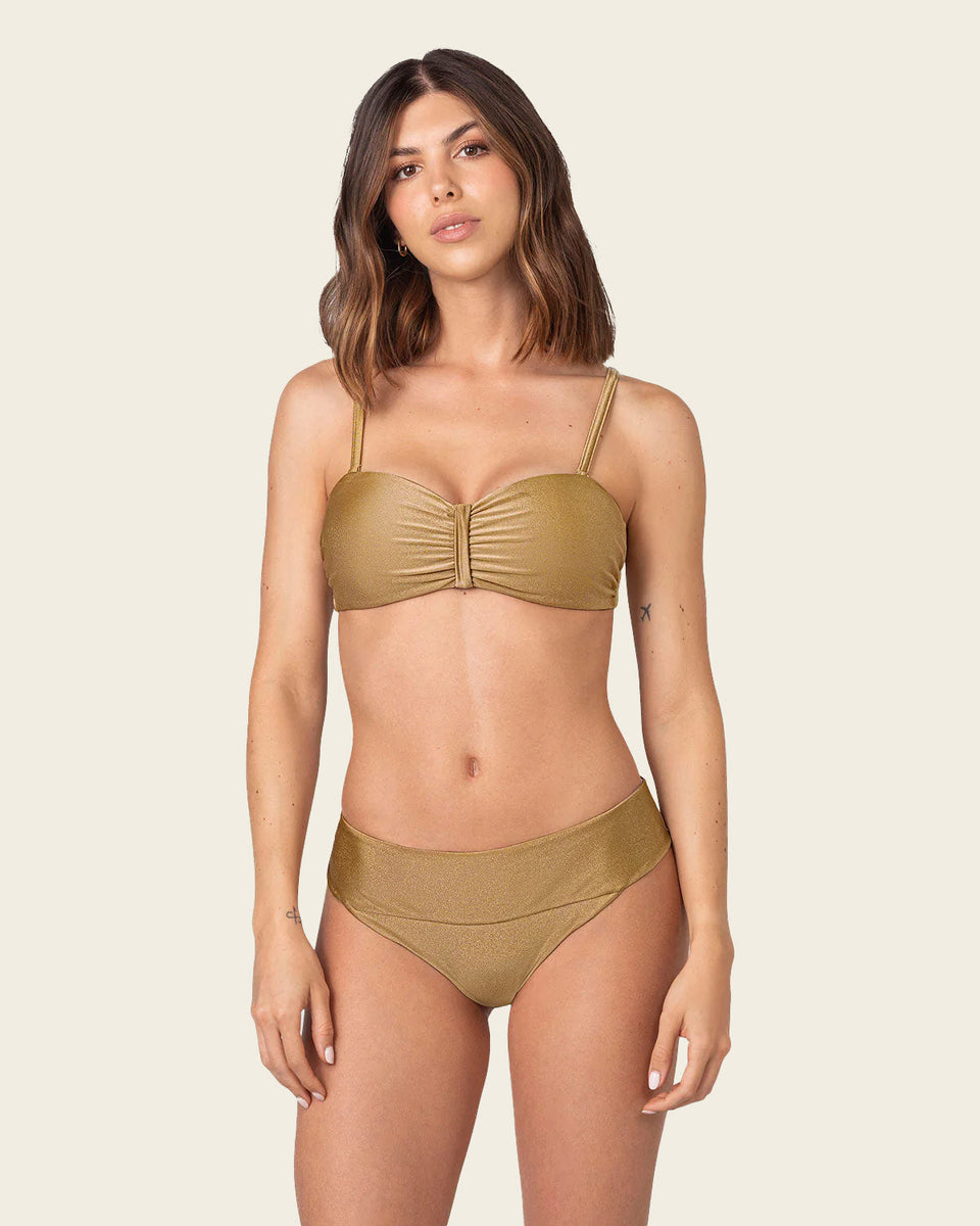 Bikini sin tirantes con braga de laterales anchos