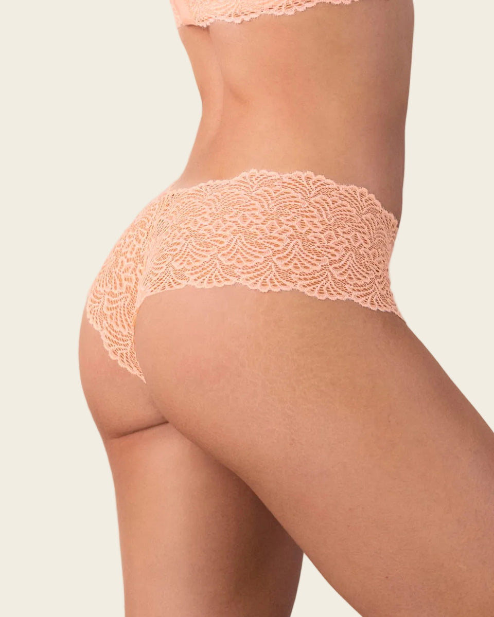 Braguita estilo culotte en encaje moderno