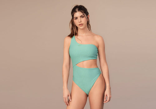 Cómo elegir el mejor bikini para pechos pequeños
