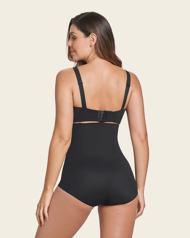 Braguita faja de tiro alto con control moderado en abdomen y espalda#color_700-negro