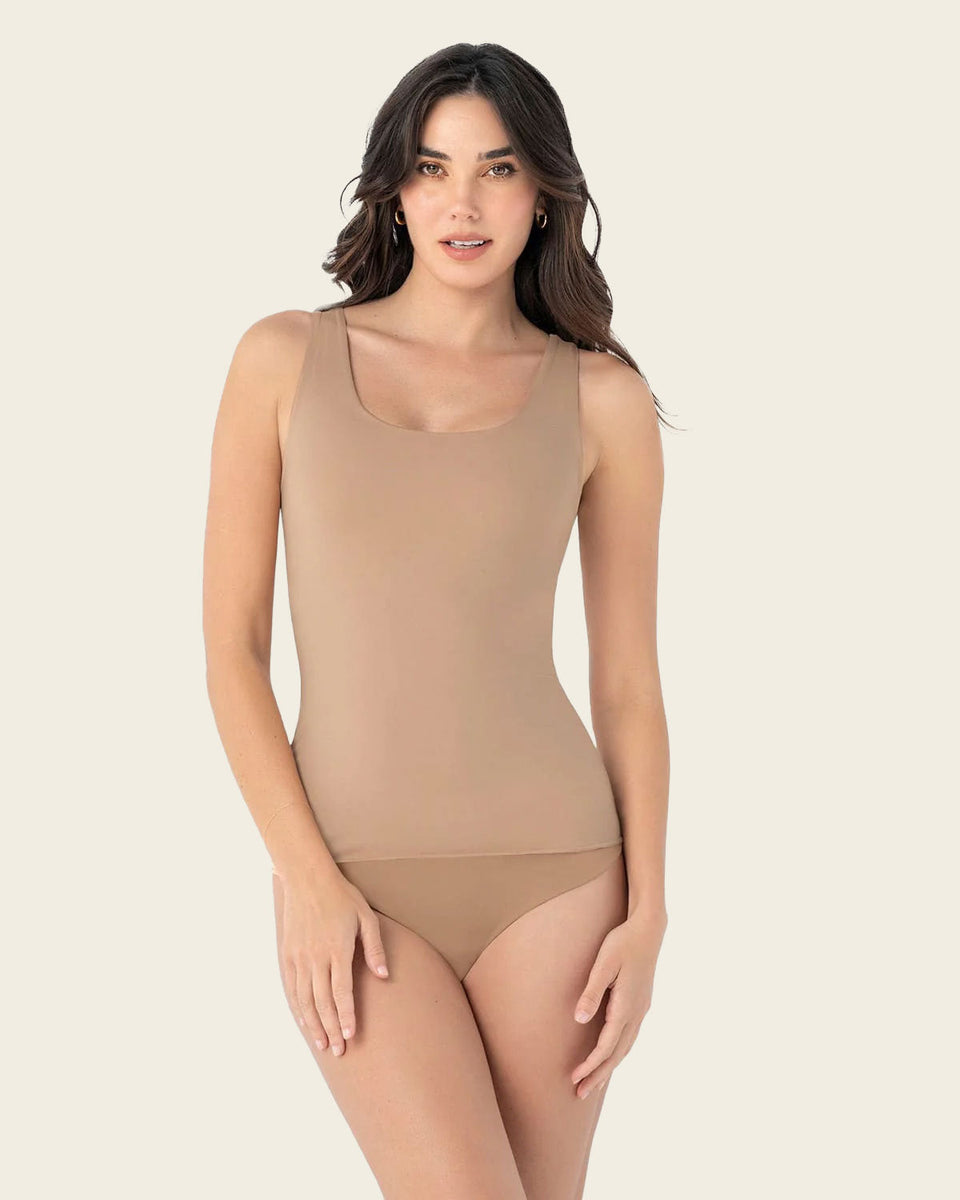 Camiseta de control moderado con doble capa en abdomen