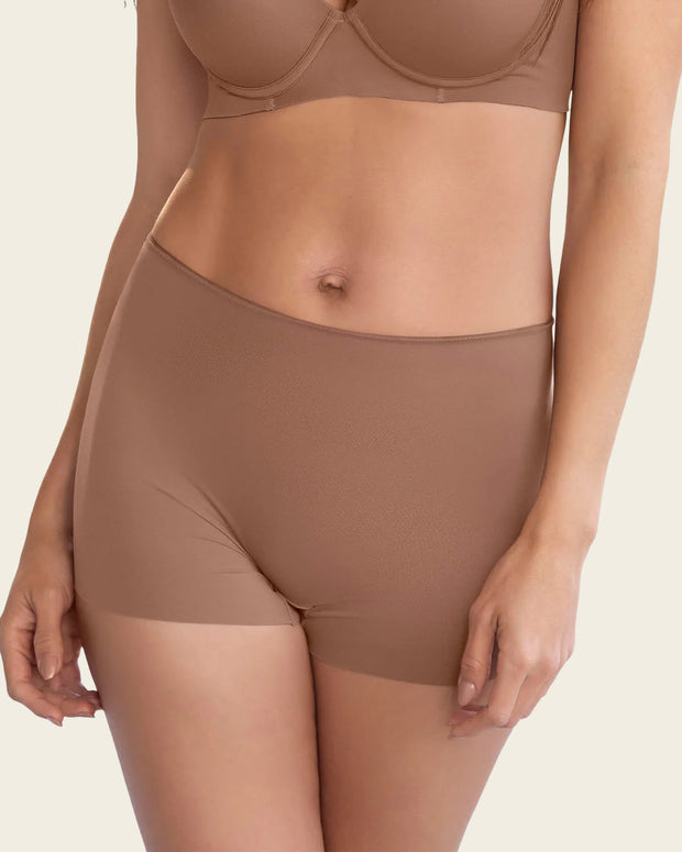 Braga tipo bóxer efecto invisible en piernas#color_640-habano-medio