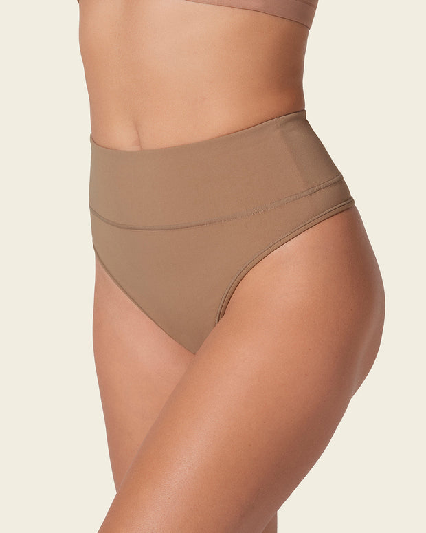 Tanga de control moderado tiro alto en SkinFuse#color_857-habano-medio