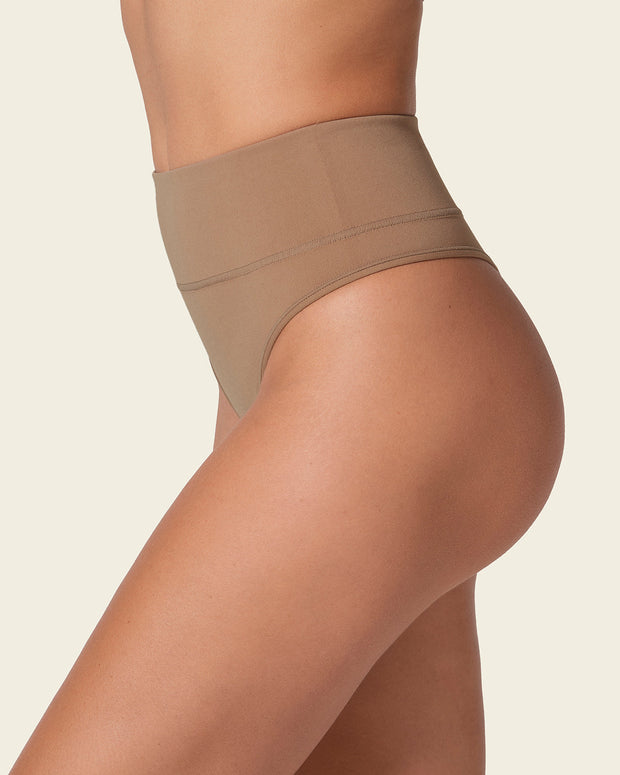 Tanga de control moderado tiro alto en SkinFuse#color_857-habano-medio