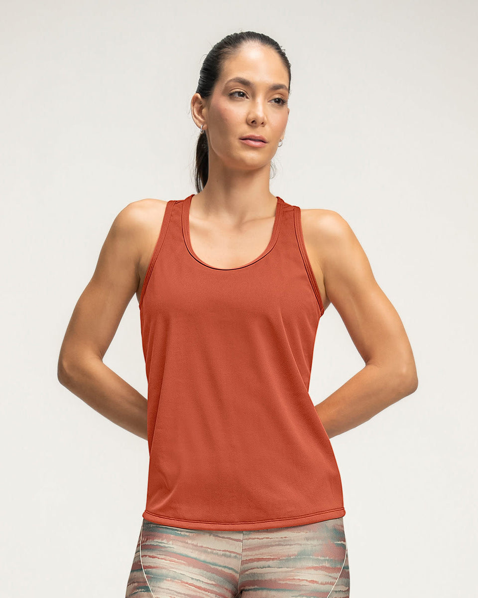 Camiseta deportiva de secado rápido y silueta semiajustada para mujer