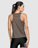 Camiseta deportiva de secado rápido y silueta semiajustada para mujer#color_868-habano