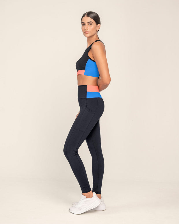 Legging tiro alto control en abdomen y muslos con bolsillo lateral#color_700-negro