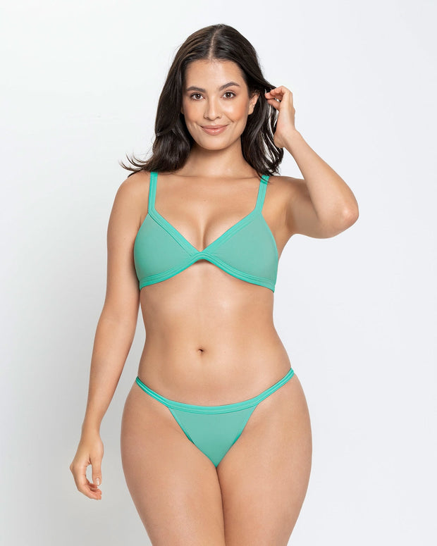Top de bikini elaborado con nylon reciclado#color_672-verde